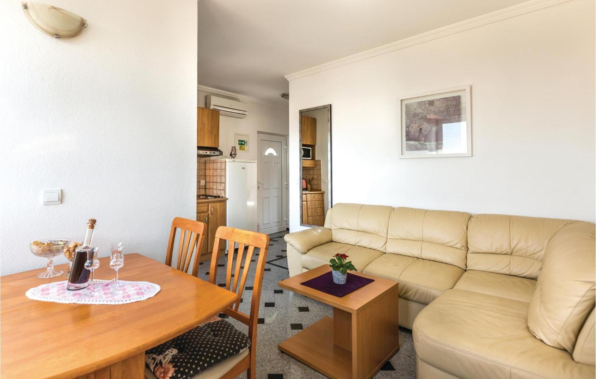 Amazing Apartment In Makarska With House Sea View Zewnętrze zdjęcie