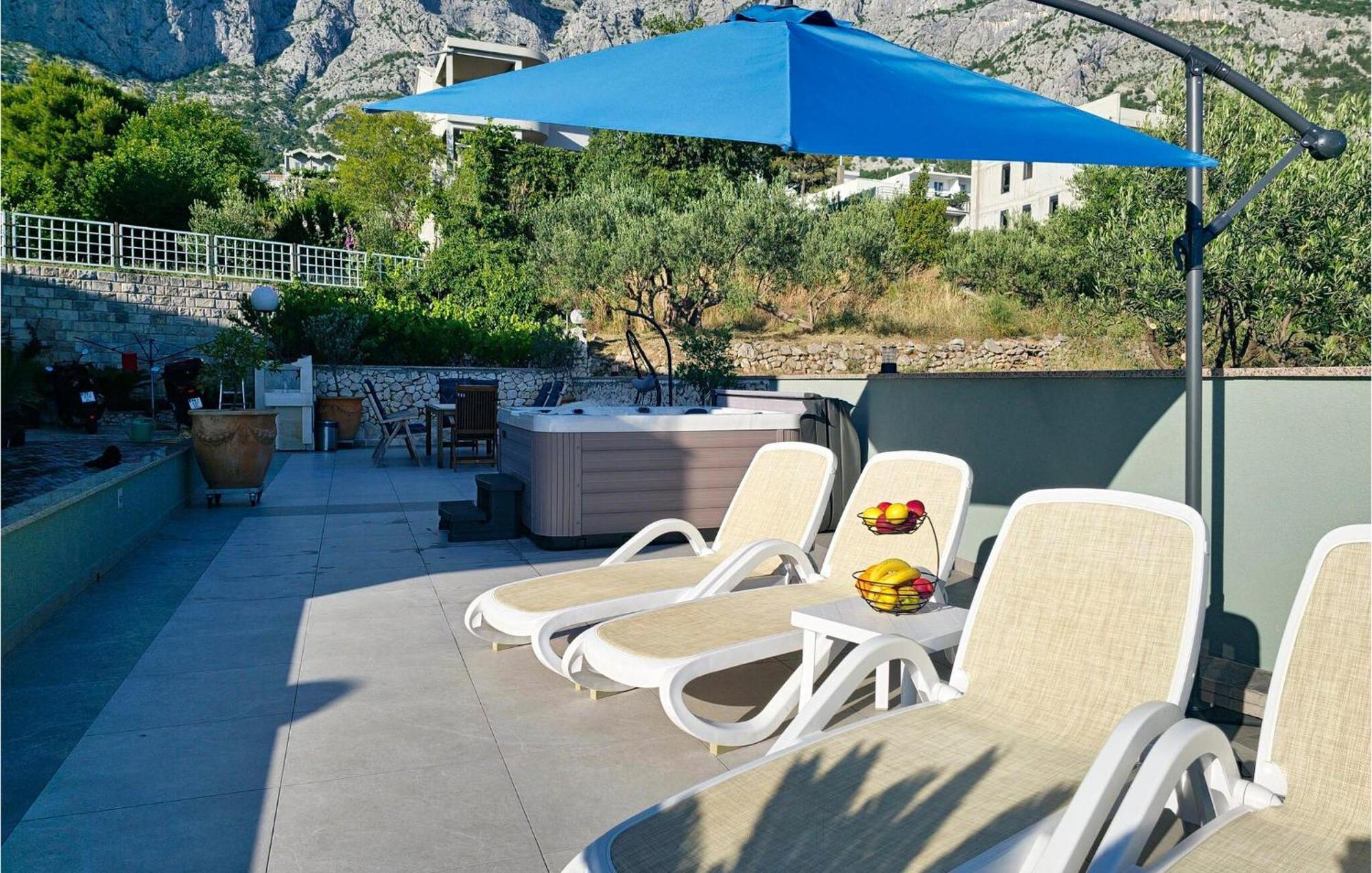 Amazing Apartment In Makarska With House Sea View Zewnętrze zdjęcie
