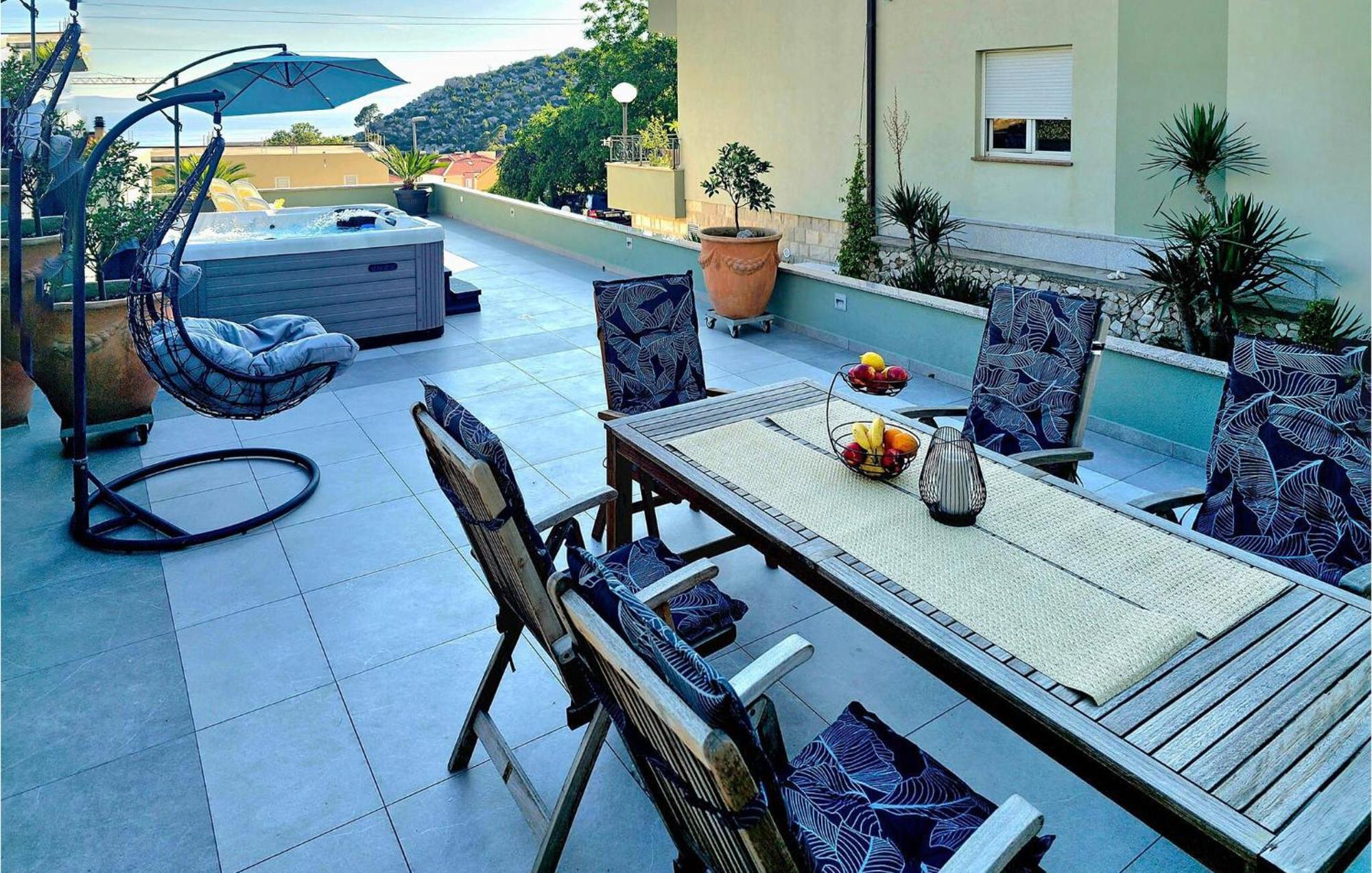 Amazing Apartment In Makarska With House Sea View Zewnętrze zdjęcie